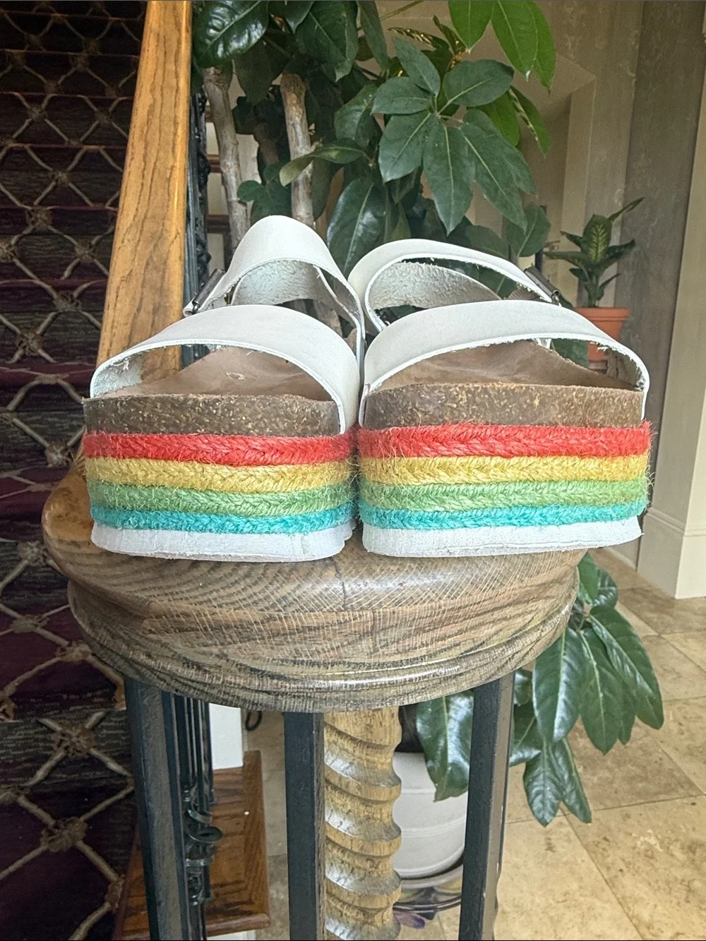 DIRTY LAUNDRY white rainbow, striped platform sandals very good condition 9.5